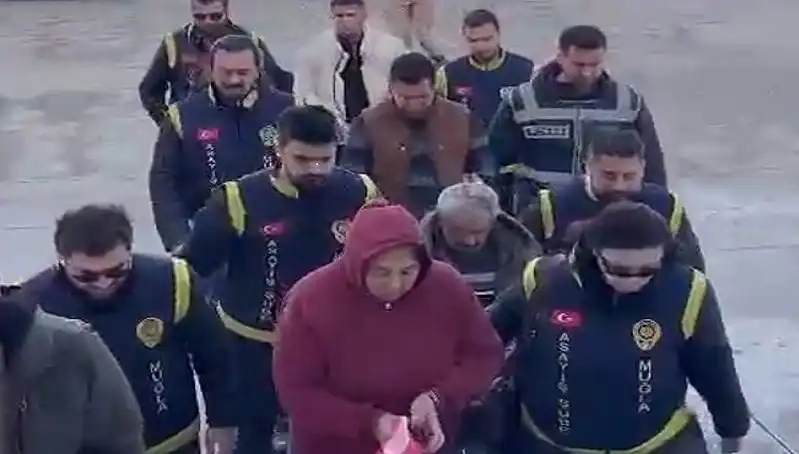 7 Yıl Sonra Ortaya Çıkan Korkunç Gerçek: Bebek, Çikolata Poşeti ve Rüzgarlı Gecenin Sırrı