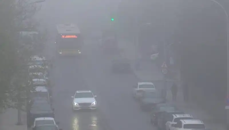 İstanbul'u Saran Gizemli Sis, Şehirdeki Hayatı Nasıl Etkiledi?