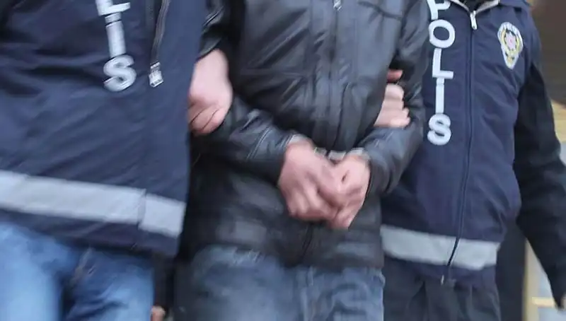8 İlde Görülen Dolandırıcılık Şebekesine Büyük Darbe: 34 Gözaltı!