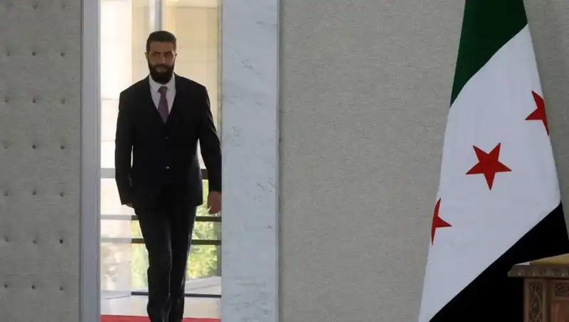 Paris’te Tarihi Zirve: Fransa, Yeni Suriye'nin İnşasında Destek Vaat Etti