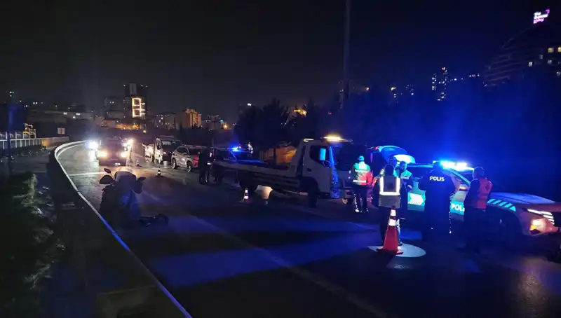 TEM Otoyolu'nda Şaşırtan Kaza: Yol Ortasında Yatan Kişi Metrelerce Sürüklendi