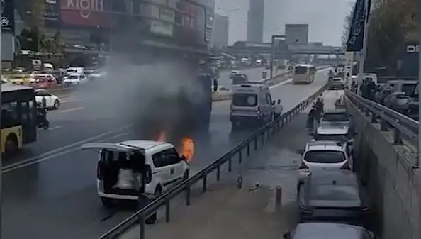 Yangın Çıkan Araçta TOMA ile Müdahale Edildi, Olay Yerinde Panik!