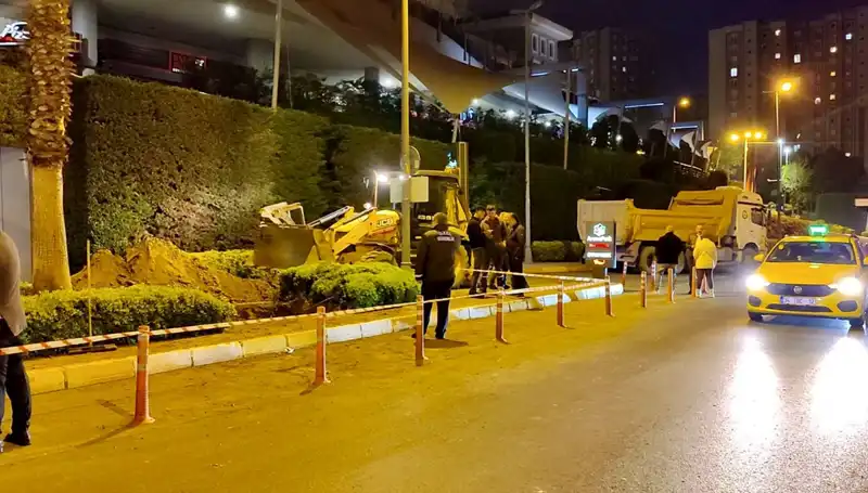 AVM Girişinde Doğalgaz Alarmı: Panik Anları Neleri Beraberinde Getirdi?