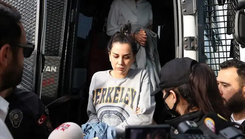 Dilan Polat'ın Instagram Hesabına Erişim Engellendi: Neler Oluyor?