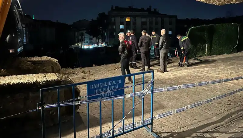 İstanbul'da İnşaat Alanında Heyecan Verici Olay: Yol Çöktü!