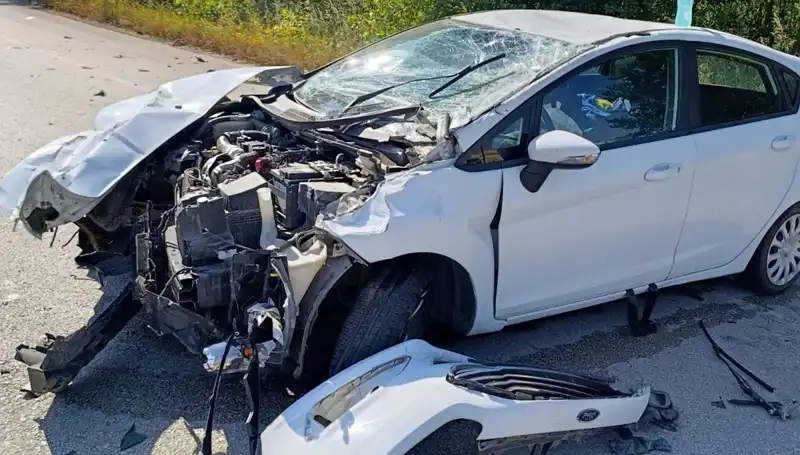 Çanakkale’de Feci Trafik Kazası: İki Kişi Yaralandı