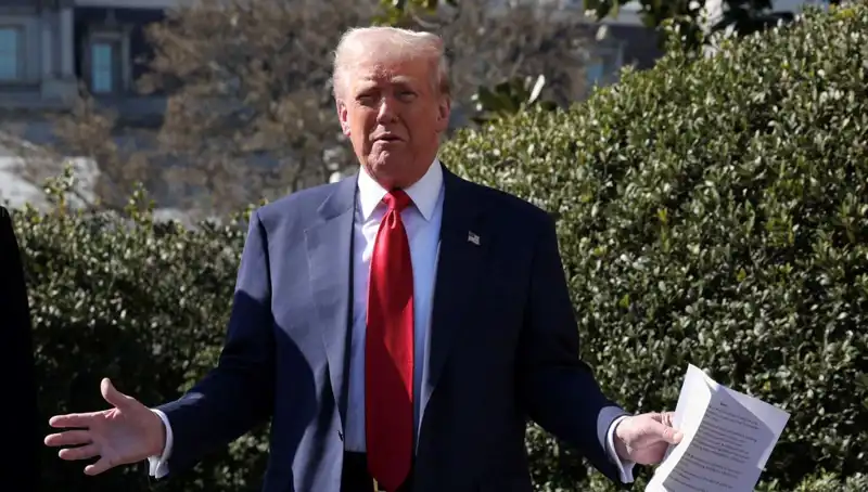 Trump'tan Seyahat Yasağı Taslağı: Hangi Ülkeler Listede Yer Alıyor?