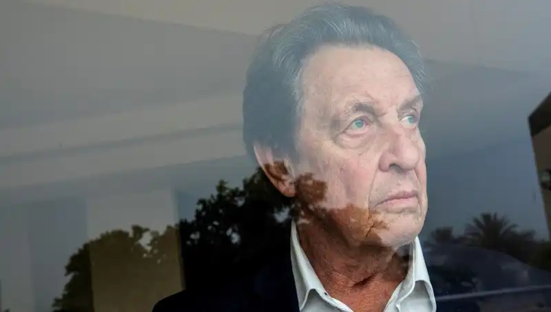Elon Musk’ın Babası, Üç Cinayetle İlgili Şok Edici İtiraflarda Bulundu