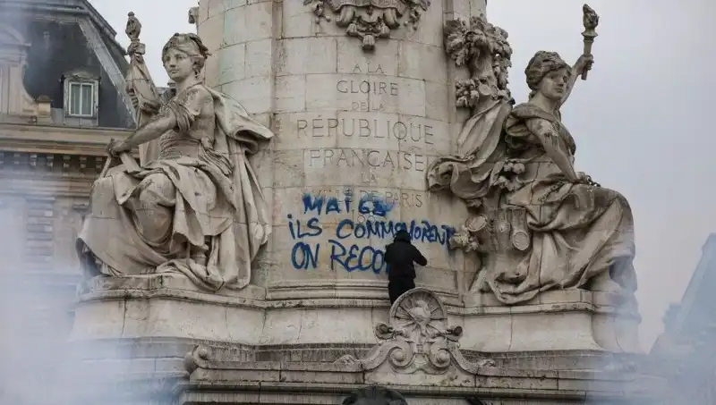 Paris Belediyesi'nden Grafiticilere Sert Önlemler: Sanat mı, Vandalizm mi?