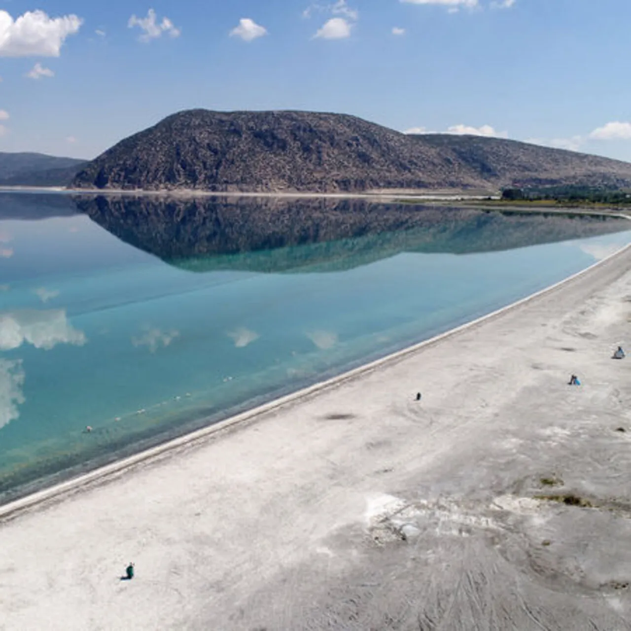 Salda Gölü’nden Kuraklık Alarmı: 3 Ayda 20 Metre Çekildi!