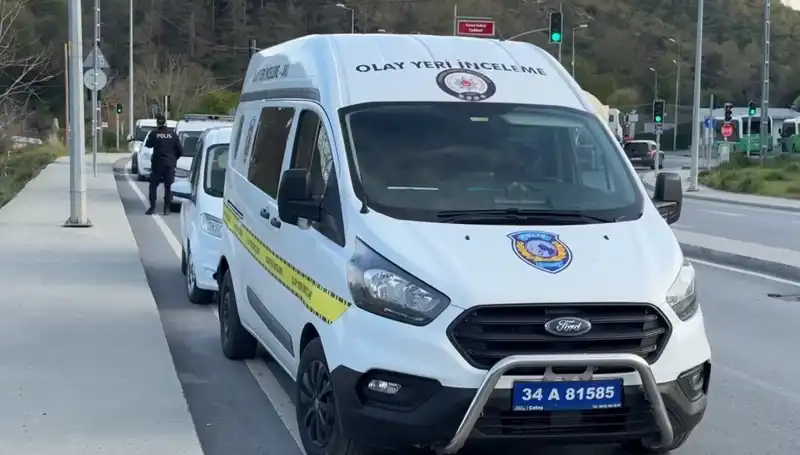 Uzaklaştırma Kararı Sonrası Sokak Ortasında Ayağındaki Silahla Son Sözünü Söyledi