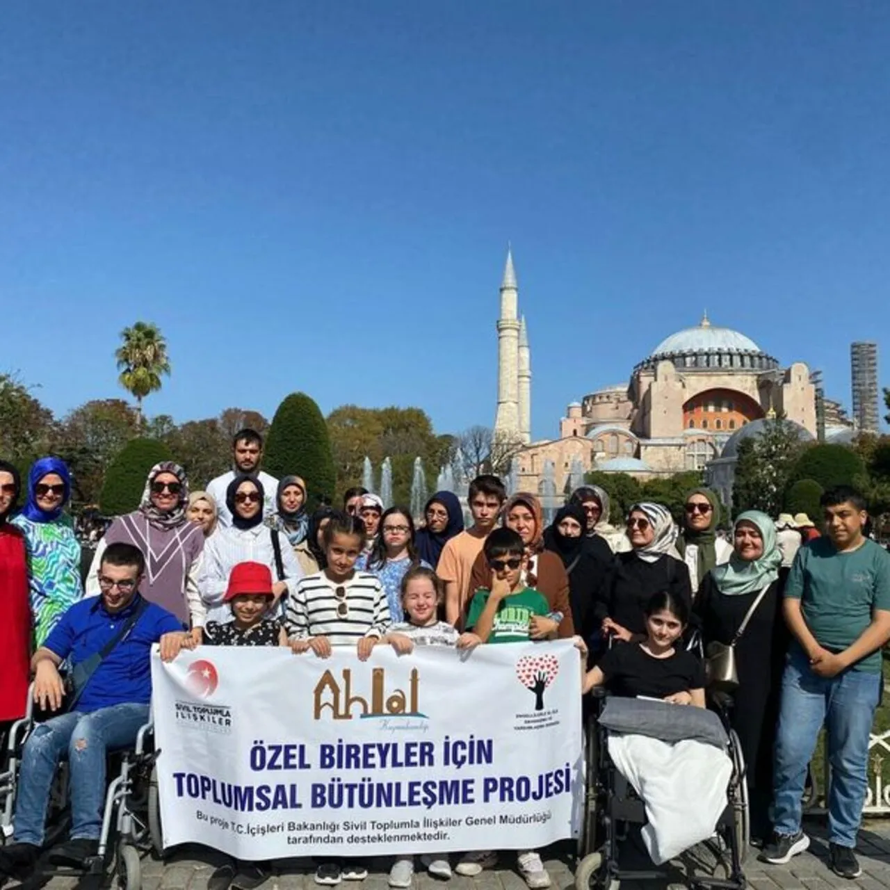 Ahlatlı Özel Bireyler İstanbul’un Tarihi Yerlerini Gezdi