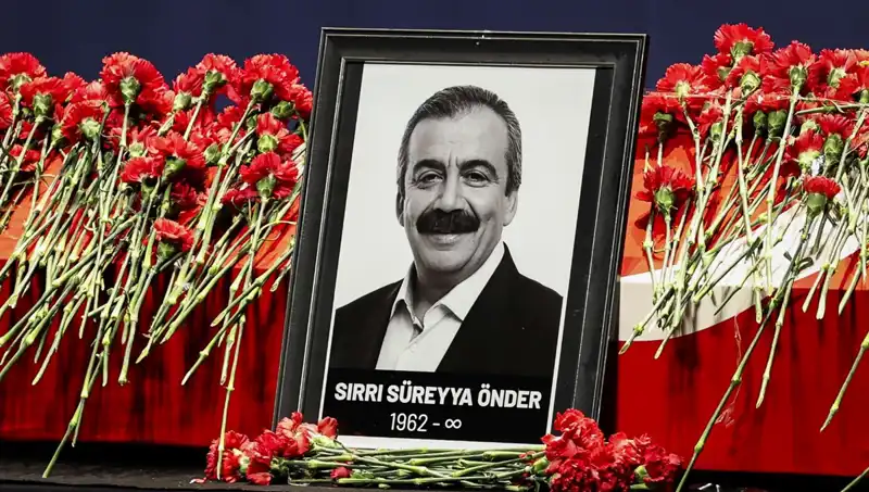 Meclis'te Sırrı Süreyya Önder Anması: Politikanın Duygusal Yüzü