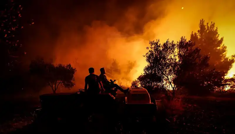 Çanakkale'deki Orman Yangını Saniyeler İçinde Büyüdü: 785 Kişi Tahliye Edildi