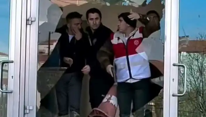 Taraftarlar Arasında Gerginlik: Maçta Şok Eden Çatışma!