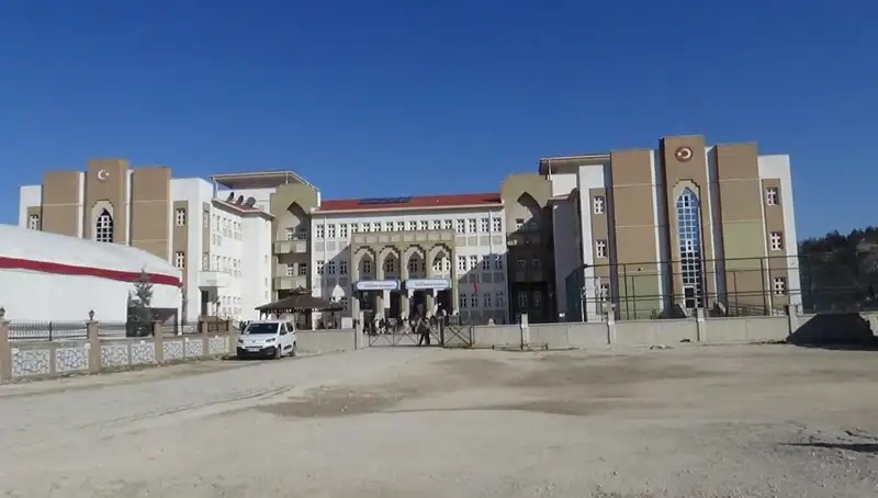 Ortaokulda Öğretmenden Öğrenciye Şiddet İddiası: Olayın Ardındaki Gerçekler Neler?