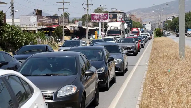 60 Kilometrelik Araç Kuyruğu: Aydın'dan Muğla'ya Giden Yolda Neler Oluyor?
