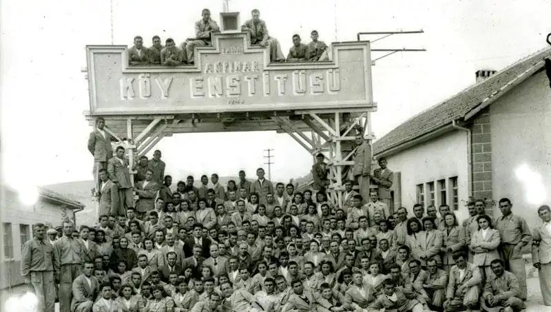 17 Nisan’da Tarihe Damga Vuran Bir Gün: Köy Enstitüleri’nin Kuruluşu
