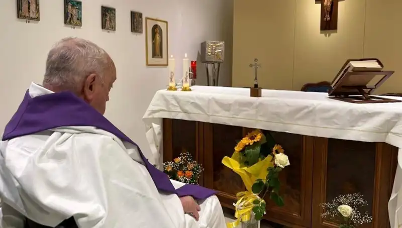 Papa, Vatikan'da Kendi Başına Nefes Alabiliyor: Küçük Ama Önemli Bir Dönüm Noktası