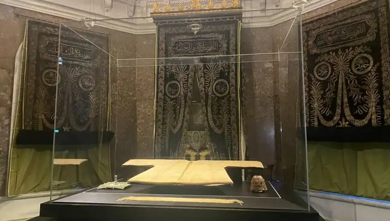Hırka-i Şerif Ziyarete Açılıyor: Tarihi Çoşku Yeniden Canlanıyor