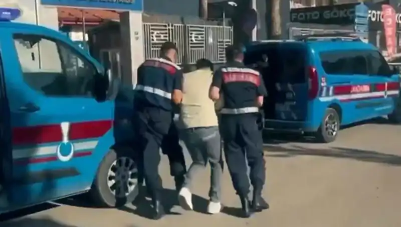10 İlde Suç Şebekelerine Dev Operasyon: 74 Gözaltı