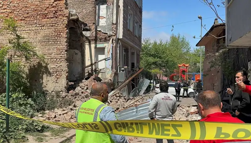 Fatih'te Deprem Anında Çöken Bina: Hayatını Kaybedenler ve Soru İşaretleri