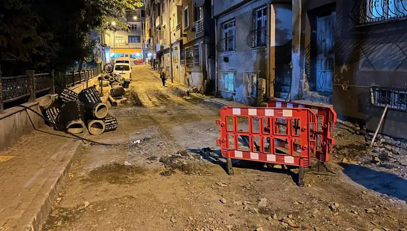 Bayrampaşa’da Altyapı Çalışması Sırasında Şok Eden Rögar Patlağı!