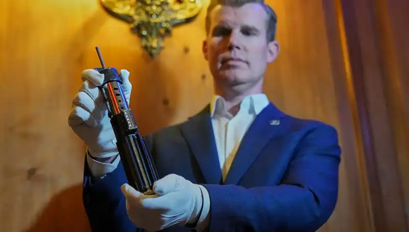 Darth Vader’ın Işın Kılıcı, Rekor Fiyatla Müzayedede Satıldı