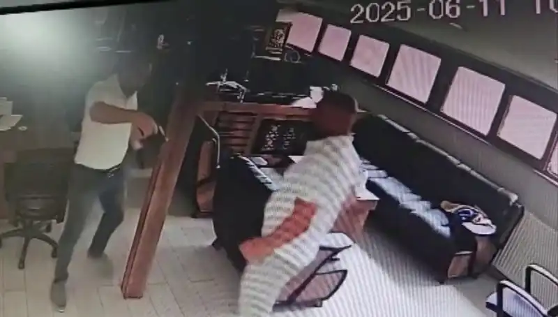 Alacak Verecek Meselesi Kanlı Bitti: Kalfa, İş Adamını Katletti!