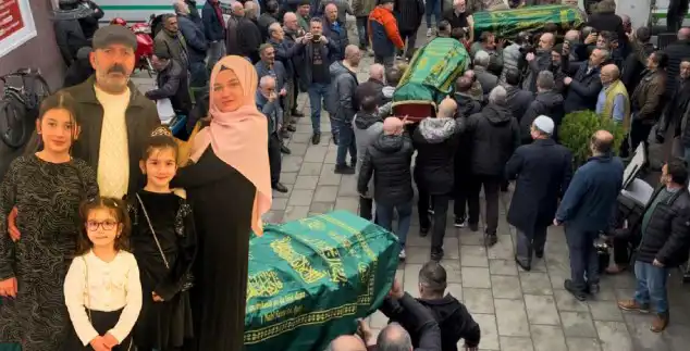 Strasbourg'da Hayatını Kaybeden Kız Kardeşler, Rize'de Duygusal Bir Veda ile Anıldı