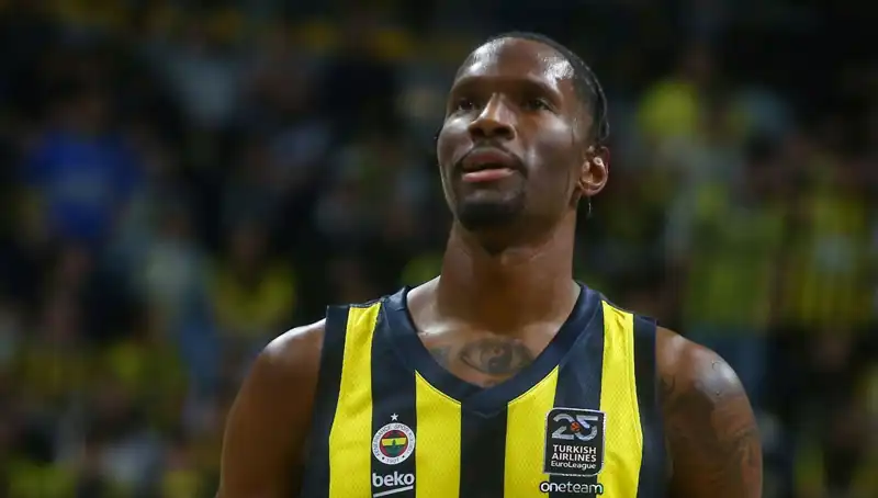 Nigel Hayes-Davis'in Yeni Takımı ile Üzerine Düşünen Sorular