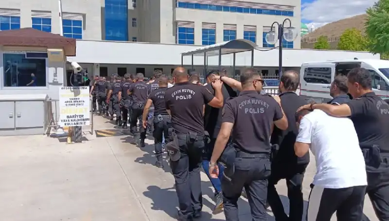 Ankara'da Tehditlerle Haraç Kesmeye Çalışan Çeteye Dev Operasyon!