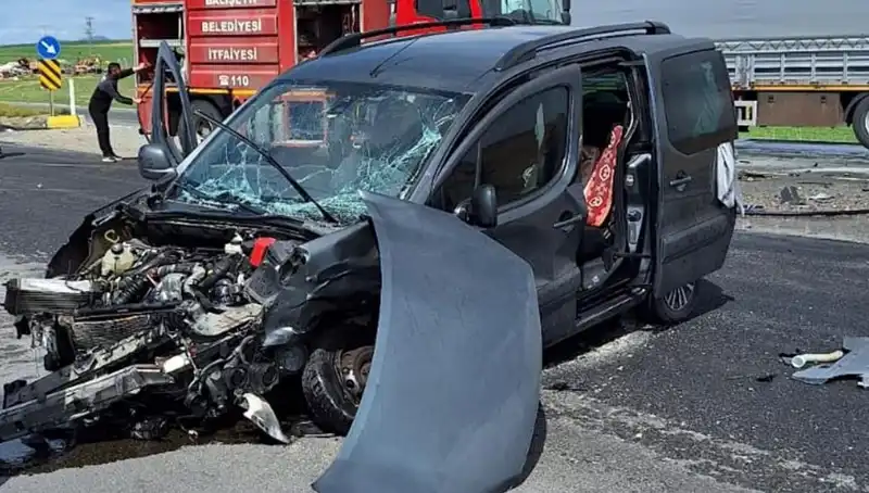 Ankara Yolunda Feci Kaza: Üç Kişi Yaralandı, Olay Yerinde Gergin Anlar!
