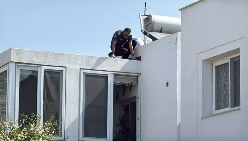 Bodrum'da Çatıdan Düşen Emekli Polis Gözyaşları İçinde Toprağa Verildi