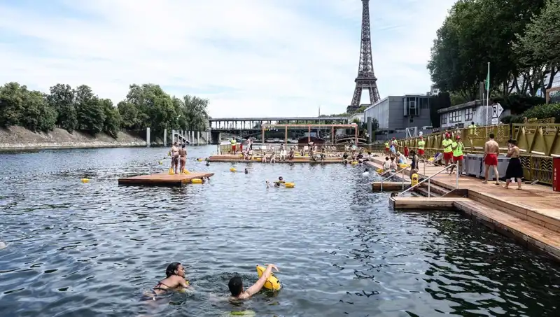 Fransa'da Seine Nehri 102 Yıl Sonra Yüzmeye Açıldı: Bir Tarihi An