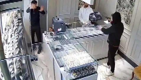 Bursa'da Kuyumcuya Soygun Girişimi: Korku Dolu Anlar ve Sonrası