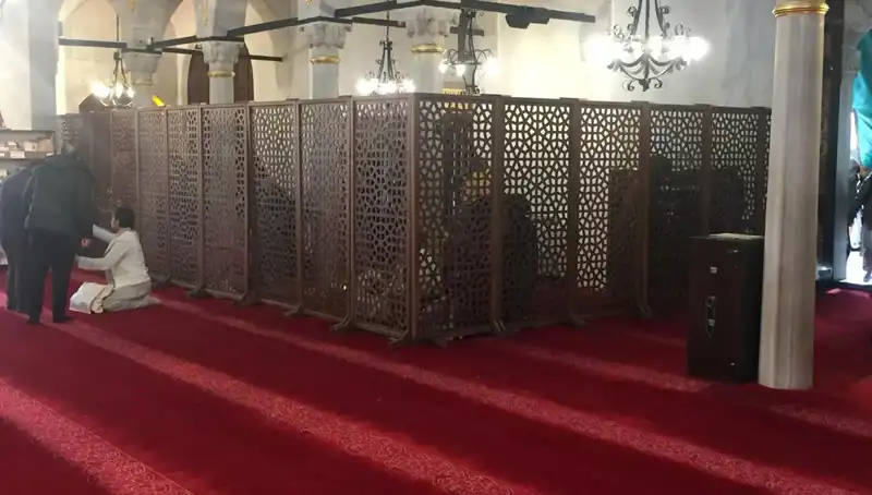 Kadın-Erkek Teravih Namazı Yan Yana Kıldı Mı? İçin Yapılan İnceleme Sonuçları