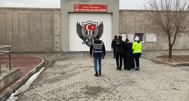 43 Yıl Kesinleşmiş Hapis Cezası Bulunan Yabancı Şüpheli Yakalandı